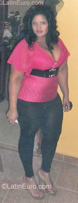 Date this happy Dominican Republic girl Dairi from Santo Domingo DO7175