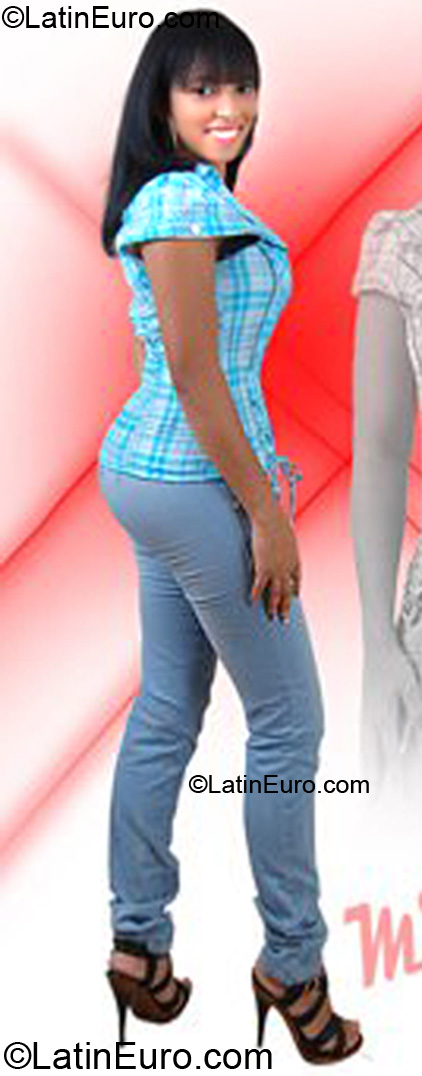 Date this funny Dominican Republic girl Ana Karina from Santo Domingo DO7180