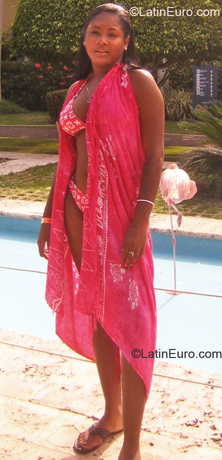 Date this voluptuous Dominican Republic girl Fatima Maria from San Cristobal DO7181