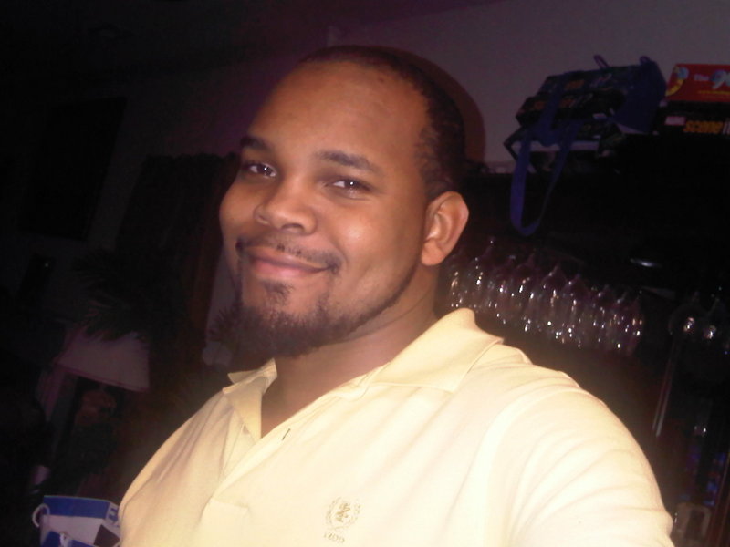 Date this voluptuous United States man Oliver from Newport News US9361