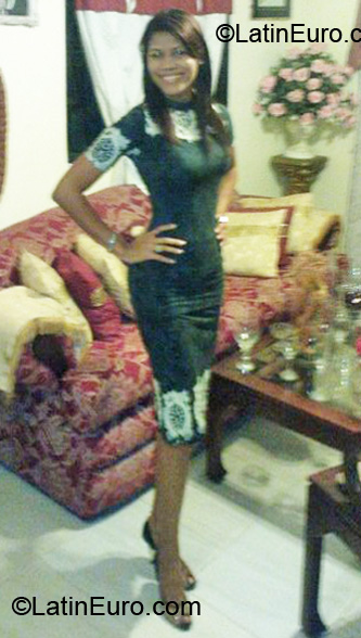 Date this tall Dominican Republic girl DO7220 from Haina DO7220
