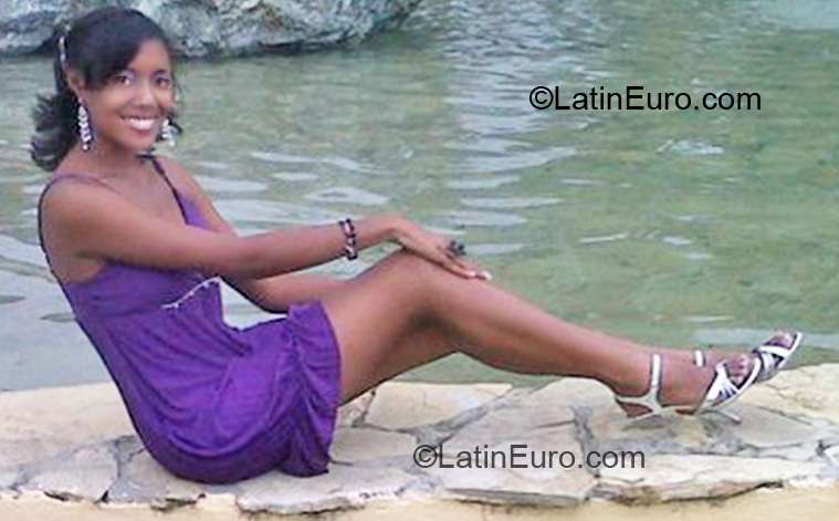 Date this hot Dominican Republic girl Loranna from Puerto Plata DO7225