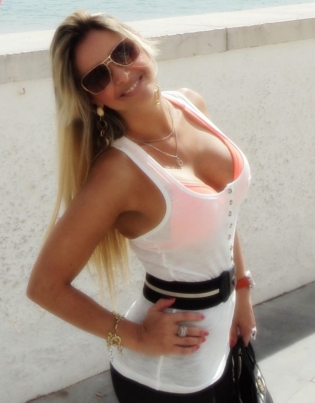Date this lovely Brazil girl Andreia from Vitoria BR5069