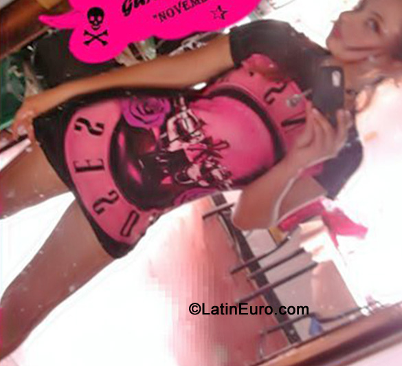 Date this pretty Colombia girl Aura Maria from Cali CO7283