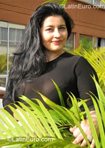 Date this funny Colombia girl Pahola from Pailitas CO6824