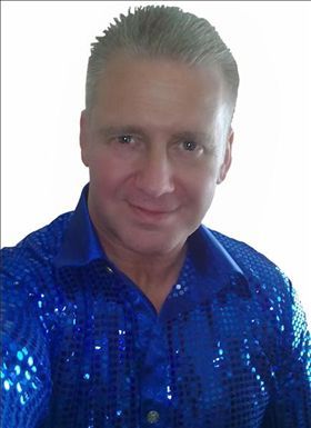 Date this stunning United States man Collins from Califonia US9466