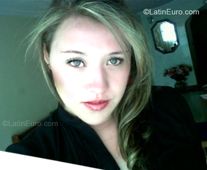 Date this hot Colombia girl Yury from Bogota CO6841