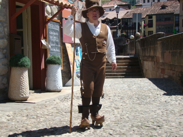 Date this happy Argentina man Luis from Bilbao AR42