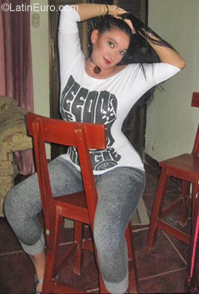 Date this delightful Colombia girl Ercilia from Cartagena CO6929