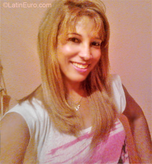 Date this happy Brazil girl Graciane from Rio De Janeiro BR5206