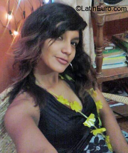 Date this nice looking Peru girl Sandy from Piura PE484