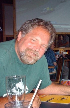 Date this tall United States man David from Indianapolis US9617