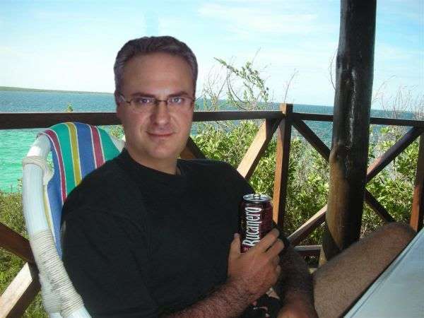 Date this good-looking United States man George from 90701 US9663