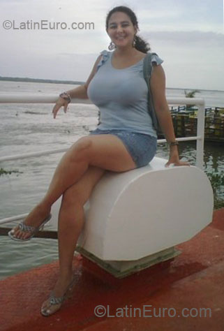 Date this beautiful Colombia girl Lucero from Barranquilla CO6981