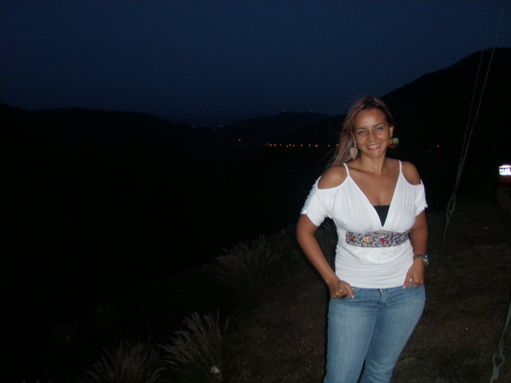 Date this pretty Colombia girl Lna from Cali CO6983