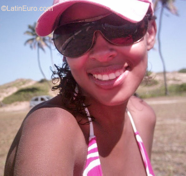 Date this delightful Brazil girl Lilia Maria from Salvador BR5279