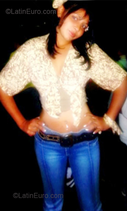 Date this cute Brazil girl Ilenia from Cascavel BR5307