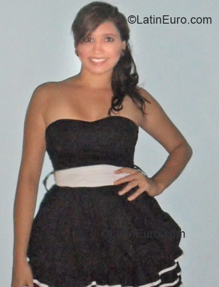 Date this pretty Colombia girl Diana from Monteria CO7042