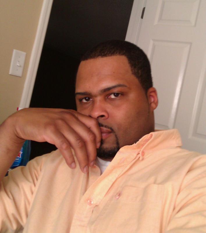 Date this gorgeous United States man Damon from Tuscumbia US9813