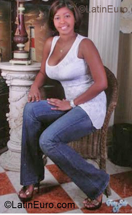 Date this funny Dominican Republic girl Lina from Santo Domingo DO10212