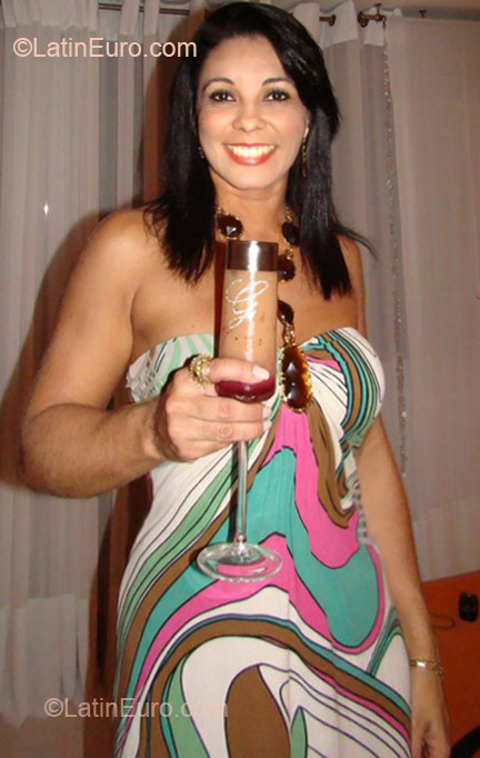 Date this hard body Brazil girl Gizeli from Vitoria BR5345