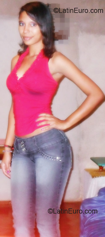 Date this attractive Brazil girl Maah from Campinas BR5359