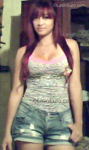 Date this young Colombia girl Andrea from Pereira CO7080
