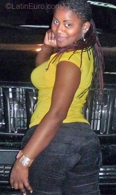 Date this charming Dominican Republic girl Claudia from La Romana DO8595