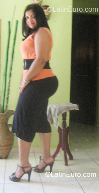 Date this passionate Dominican Republic girl Yolanda from Santo Domingo DO7731