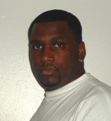 Date this funny United States man Tony from Indianapolis US9895