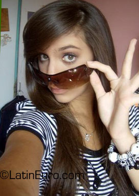 Date this georgeous Venezuela girl Yenifer from Caracas VE68