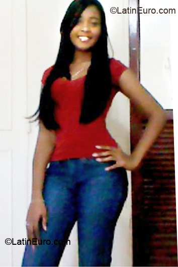 Date this pretty Dominican Republic girl Melanie - Michelle from Santo Domingo DO7783