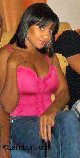 Date this happy Dominican Republic girl Lyla from Santiago DO7786