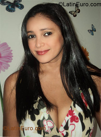 Date this beautiful Brazil girl Cecilia from Maceio BR5471