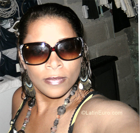 Date this charming Dominican Republic girl Lisandra from Santo Domingo DO7870