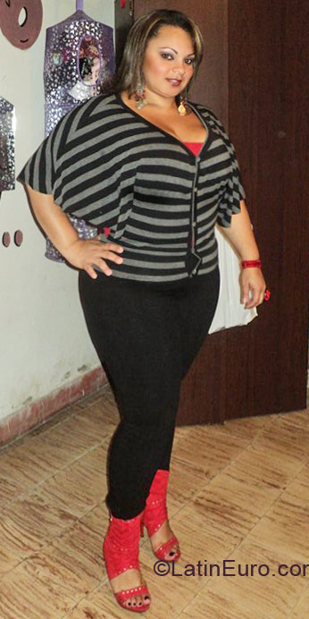 Date this attractive Colombia girl Marley from Medellin CO7178