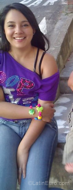 Date this charming Colombia girl Leidy from Medellin CO7184
