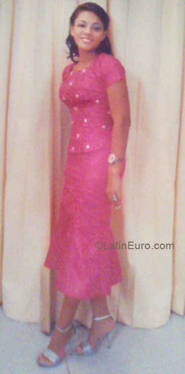 Date this charming Dominican Republic girl Kenia from Santo Domingo DO7873