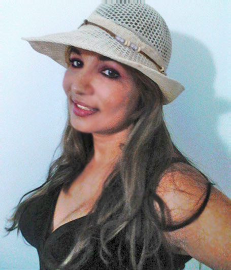 Date this attractive Colombia girl Sandra from Cartagena CO7190