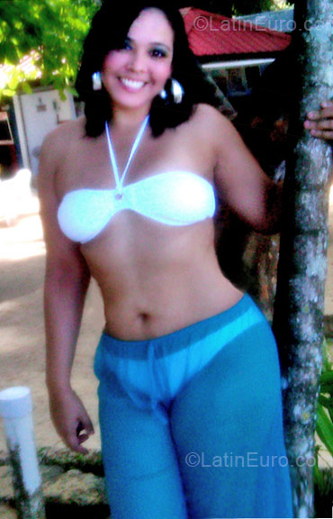 Date this delightful Dominican Republic girl Yanira from La Vega DO7891