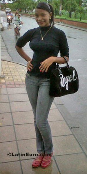 Date this funny Colombia girl Karen Patricia from Cartagena CO7209