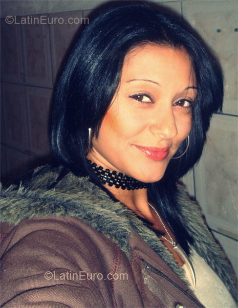 Date this attractive Brazil girl Beatriz from Rio De Janeiro BR5563