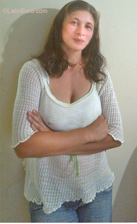 Date this charming Brazil girl Tais from Guaiba BR5574