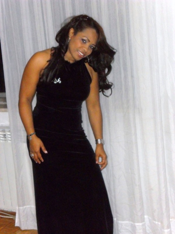 Date this happy Spain girl MERCEDES from Madrid ES184