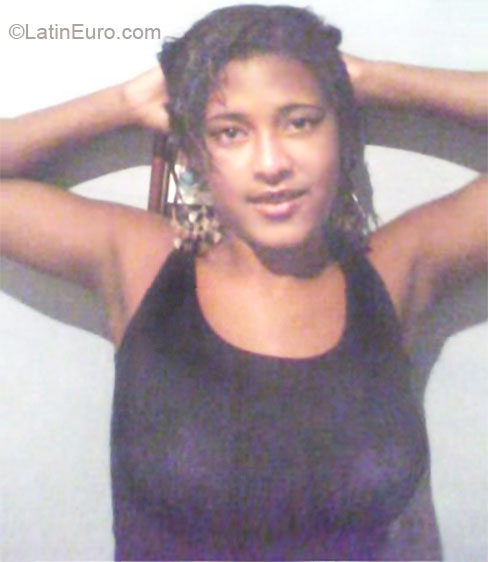 Date this happy Brazil girl Thaiane from Rio De Janeiro BR5632
