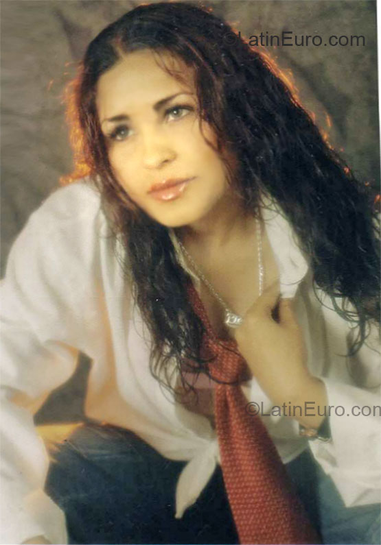 Date this hot Colombia girl Piedad from Pereira CO7324