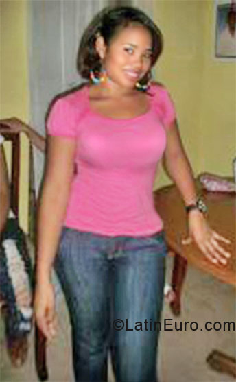 Date this attractive Dominican Republic girl Marisol from Santo Domingo DO8146