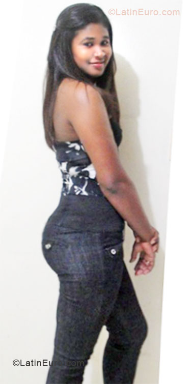 Date this delightful Dominican Republic girl Massiel from Santiago DO8152