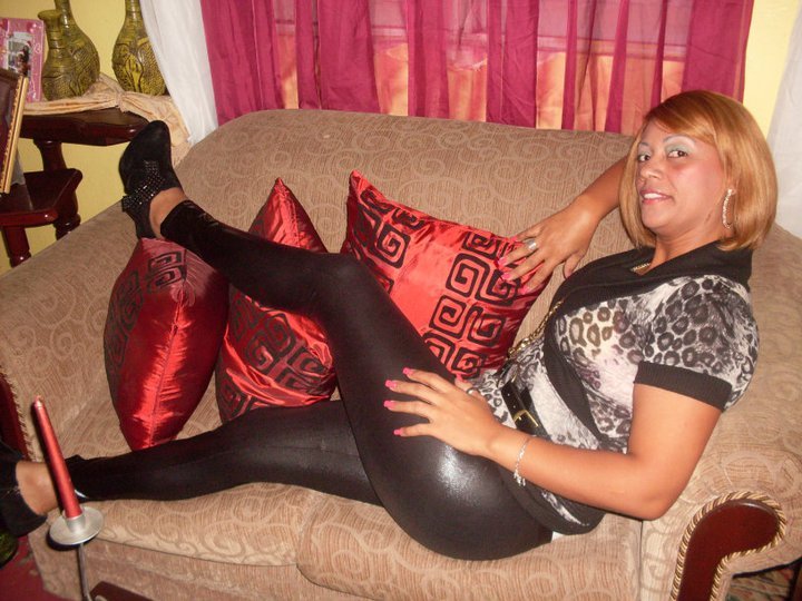 Date this happy Dominican Republic girl Eunice from Santo Domingo DO8160