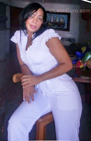 Date this hot Colombia girl Liz from Cali CO7356